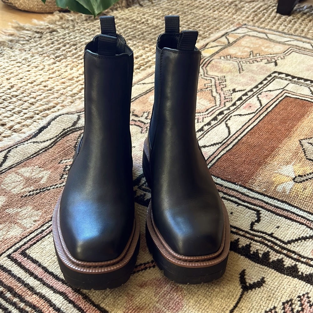 Sam Edelman lug sole black boot size 6.5. Like new!